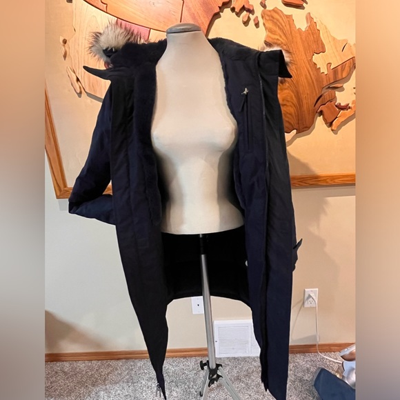 Aritzia Summit Parka sz XS - Picture 7 of 11